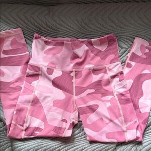 Zyia Pink Camouflage Crop Leggings - size 4